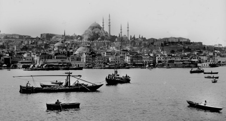 Ulusları Dönüştürmek: Tarihsel Olaylarda Kova Burcu’ndaki Plüton’un Karanlık Yüzü